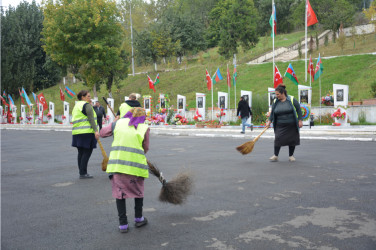 Daşkəsəndə  “Anım Günü”nə hazırlıqla əlaqədar  Şəhidlər Xiyabanında  təmizlik işləri aparılmış, səliqə-səhman yaradılmışdır.