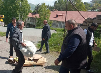 Daşkəsən rayonunda “Yaşıl dünya naminə həmrəylik ili” çərçivəsində kağız tullantılarının təkrar emal müəsissələrinə verilməsi üçün toplanması davam edir