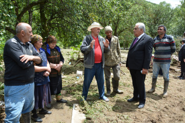 DAŞKƏSƏNİNİN İCRA BAŞÇISI ƏHƏD ABIYEV SON GÜNLƏR GÜCLÜ DOLU, LEYSAN YAĞIŞLARI, SEL VƏ DAŞQINLARIN RAYONA VURDUĞU ZİYANLARIN ARADAN QALDIRIMASI İLƏ BAĞLI OPERATİV MÜŞAVİRƏ KEÇİRİB, TƏBİİ FƏLAKƏTİN ZİYAN VURDUĞU YERLƏRDƏ SAKİNLƏRLƏ GÖRÜŞÜB