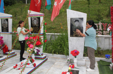 Daşkəsəndə 26 iyun - Silahlı Qüvvələr Günü ərəfəsində Şəhidlər Xiyabanında təmizlik işləri aparılır, səliqə-səhman yaradılır