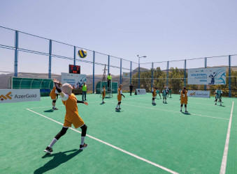 Daşkəsən rayonunda qızlardan ibarət məktəb komandaları arasında voleybol turniri keçirilib.