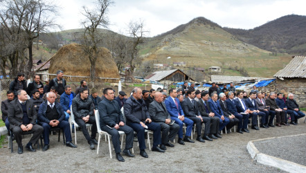 DAŞKƏSƏNİN İCRA BAŞÇISI ƏHƏD ABIYEV ZİNZAHAL KƏNDİNDƏ VƏTƏNDAŞLARIN QƏBULUNU KEÇİRİB