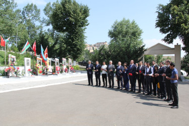 Daşkəsən Şəhidlər Xiyabanında Vətən müharibəsi şəhidi Quliyev Elvin Amil oğlunun ad günü qeyd edilib.