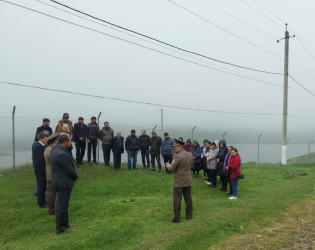 FHN-nin Gəncə Regional Mərkəzi Daşkəsən rayonunun Xoşbulaq kəndində sel, daşqın, subasma və torpaq süşməsi hadisələri zamanı təhlükəsizlik və davranış qaydalarına dair əhali arasında maarifləndirmə aparıb