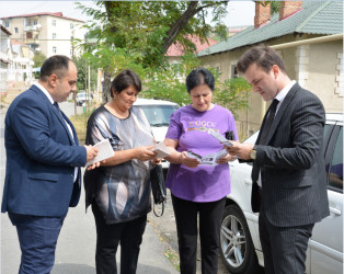 Daşkəsəndə məişət zorakılığına qarşı mübarizəyə dair maarifləndirici bukletlər paylanıb