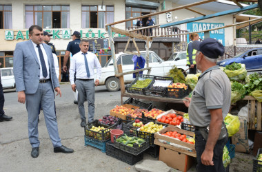 DAŞKƏSƏN RAYONUNDA  QANUNSUZ KÜÇƏ TİCARƏTİNƏ QARŞI NÖVBƏTİ REYD KEÇİRİLİB