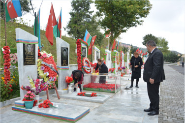 Daşkəsəndə  “Anım Günü”nə hazırlıqla əlaqədar  Şəhidlər Xiyabanında  təmizlik işləri aparılmış, səliqə-səhman yaradılmışdır.