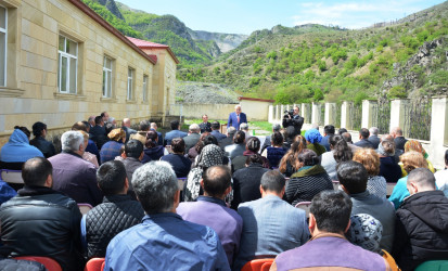 İCRA BAŞÇISI ƏHƏD ABIYEV DAŞKƏSƏN QƏSƏBƏSİNDƏ VƏTƏNDAŞLARIN QƏBULUNU KEÇİRİB