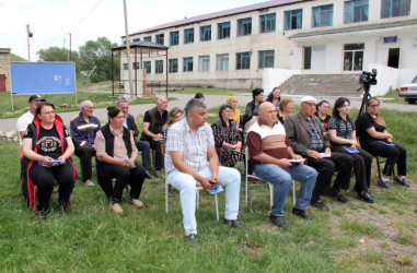 Daşkəsən rayonunun Xoşbulaq kəndində “Yaşıl dünya naminə həmrəylik ili” çərçivəsində əhali ilə ekoloji maarifləndirmə keçirilib