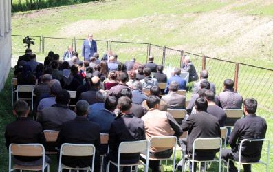Daşkəsən Rayon İcra Hakimiyyətinin başçısı Orxan Abbasov 21.05.2025-ci il tarixdə Muşavaq kəndində vətəndaşların səyyar qəbulunu keçirib
