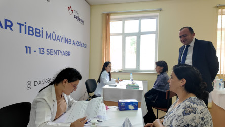 Daşkəsən Rayon İcra Hakimiyyətinin başçısı Orxan Abbasov “AzerGold” QSC-nin təşkil etdiyi növbəti səyyar tibbi müayinə aksiyası ilə yerində tanış olub