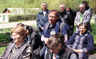Daşkəsən Rayon İcra Hakimiyyətinin başçısı Orxan Abbasov 07.05.2025-ci il tarixdə Xoşbulaq kəndində vətəndaşların səyyar qəbulunu keçirib