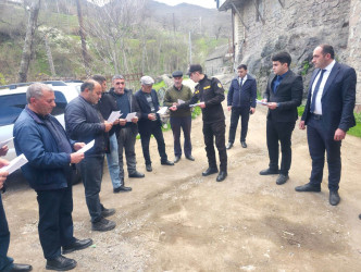 Daşkəsən Rayon Fövqəladə Hallar Komissiyası qeyri-sabit hava şəraiti ilə əlaqədar rayon sakinləri ilə maarifləndirici görüş keçirib