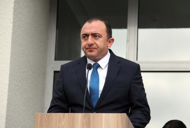 Daşkəsən Rayon İcra Hakimiyyətinin başçısı Orxan Abbasov 15 sentyabr – Bilik Günü münasibətilə məktəblilərlə görüşüb