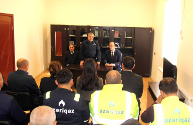Daşkəsən Qaz Xidmət Sahəsinin inzibati binasında “Ümummilli Lider Heydər Əliyev müstəqil Azərbaycan Konstitusiyasının müəllifidir” mövzusunda görüş keçirilib