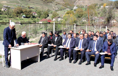 Daşkəsən Rayon İcra Hakimiyyətinin başçısı Orxan Abbasov 15.10.2025-ci il tarixdə Zinzahal kəndində vətəndaşların səyyar qəbulunu keçirib
