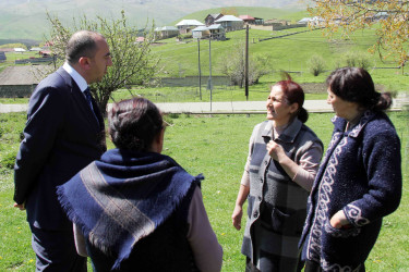 Daşkəsən Rayon İcra Hakimiyyətinin başçısı Orxan Abbasov 07.05.2025-ci il tarixdə Xoşbulaq kəndində vətəndaşların səyyar qəbulunu keçirib
