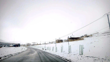 Daşkəsənə yaz fəslində qar yağıb