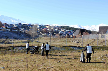Daşkəsəndə qəbiristanlıq ərazisində geniş təmizlik aksiyası keçirilib
