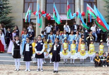 Daşkəsəndə “Konstitusiya və Suverenlik İli”nə həsr olunan 15-ci ənənəvi Kitab bayramı keçirilib