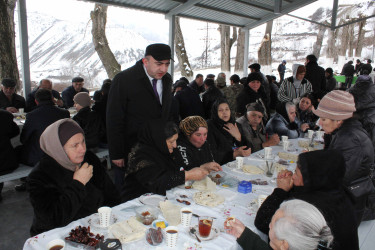 Daşkəsən rayon rəhbərliyi Novruz bayramı ərəfəsində Şəhidlər xiyabanını ziyarət edib