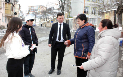 Daşkəsəndə məişət zorakılığına qarşı maarifləndirmə tədbirləri çərçivəsində informasiya bülletenləri hazırlanaraq əhali arasında paylanıb