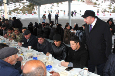 Daşkəsən rayon rəhbərliyi Novruz bayramı ərəfəsində Şəhidlər xiyabanını ziyarət edib