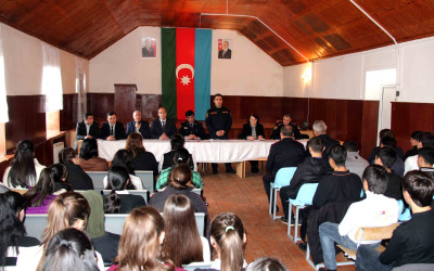 Daşkəsəndə məktəblilər üçün “Məişət zorakılığı, erkən nikah, zərərli vərdişlər və narkomaniya ilə mübarizə” mövzusunda növbəti maarifləndirici tədbir keçirilib