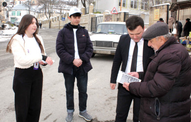 Daşkəsəndə məişət zorakılığına qarşı maarifləndirmə tədbirləri çərçivəsində informasiya bülletenləri hazırlanaraq əhali arasında paylanıb