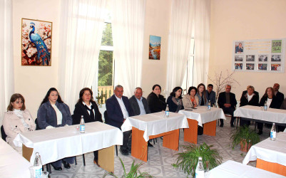 Daşkəsəndə Ulu Öndər Heydər Əliyevin anadan olmasının 103-cü ildönümünə həsr olunan “Heydər Əliyev və hüquqi dövlət quruculuğu” mövzusunda tədbir keçirilib