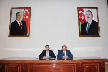 Daşkəsən Rayon İcra Hakimiyyətində “Azərbaycan Respublikasında kənd təsərrüfatı, balıqçılıq və akvakultura məhsullarının istehsalı və emalı sahələrinin inkişafına dair 2026–2030-cu illər üçün Dövlət Proqramı”nın icrasının təmin edilməsi məqsədilə yaradılmış rayon Qərargahının növbəti iclası olub və təsərrüfatlara yerində baxış keçirilib