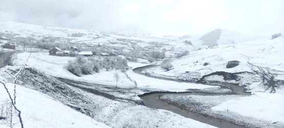 Daşkəsənə yaz fəslində qar yağıb