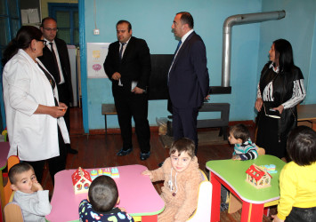 Daşkəsən Rayon İcra Hakimiyyətinin başçısı Orxan Abbasov 28.04.2026-cı il tarixdə Quşçu körpüsü qəsəbəsində vətəndaşların növbəti səyyar qəbulunu keçirib