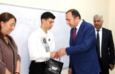 Daşkəsən Rayon İcra Hakimiyyətinin başçısı Orxan Abbasov bu il məzun olan şəhid ailəsi üzvləri ilə görüşüb