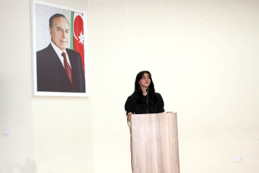 Daşkəsən Rayon İcra Hakimiyyətinin başçısı Orxan Abbasov tələbə adını qazanmış məzunlarla görüşüb