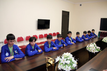 Daşkəsən Rayon İcra Hakimiyyətinin başçısı Orxan Abbasov Azərbaycan çempionu olmuş 14 yaşadək voleybolçu oğlanların “Daşkəsən” komandasını qəbul edib