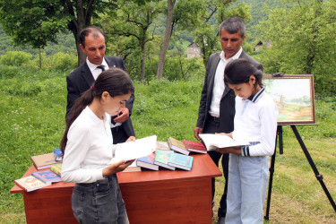 Dəstəfur kəndində “Konstitusiya və Suverenlik İli” çərçivəsində 28 May – Müstəqillik Gününə həsr olunan kitab və əl işlərindən ibarət sərgi keçirilib