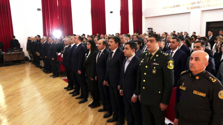 Daşkəsəndə Ümummilli Lider Heydər Əliyevin anadan olmasının 103-cü ildönümü münasibətilə ümumrayon toplantısı keçirilib, Ulu Öndərin sevimli mahnı və musiqilərindən ibarət konsert proqramı təşkil olunub
