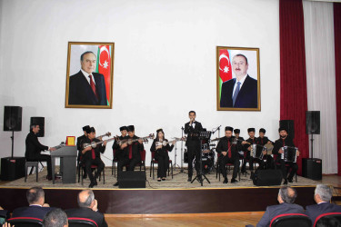 Daşkəsəndə Ümummilli Lider Heydər Əliyevin anadan olmasının 103-cü ildönümü münasibətilə ümumrayon toplantısı keçirilib, Ulu Öndərin sevimli mahnı və musiqilərindən ibarət konsert proqramı təşkil olunub