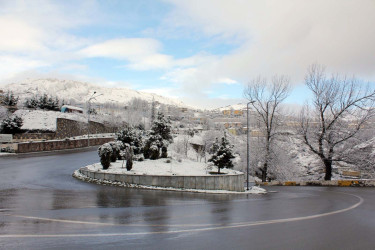 Daşkəsənə yaz fəslində qar yağıb