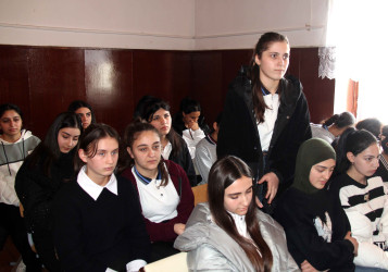 Daşkəsəndə məktəblilər üçün “Məişət zorakılığı, erkən nikah, zərərli vərdişlər və narkomaniya ilə mübarizə” mövzusunda növbəti maarifləndirici tədbir keçirilib