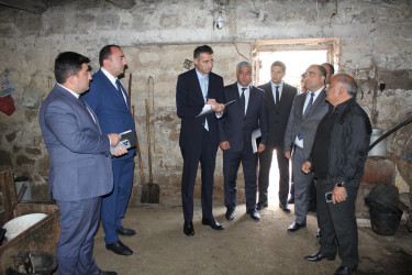Daşkəsən Rayon İcra Hakimiyyətində “Azərbaycan Respublikasında kənd təsərrüfatı, balıqçılıq və akvakultura məhsullarının istehsalı və emalı sahələrinin inkişafına dair 2026–2030-cu illər üçün Dövlət Proqramı”nın icrasının təmin edilməsi məqsədilə yaradılmış rayon Qərargahının növbəti iclası olub və təsərrüfatlara yerində baxış keçirilib