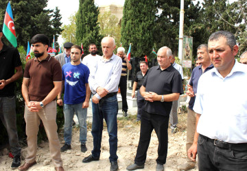 Daşkəsən Rayon İcra Hakimiyyətinin başçısı Orxan Abbasov daşkəsənli Vətən müharibəsi şəhidi Elnur Məmmədovun atası İsrafil Məmmədovun dəfn mərasimində iştirak edib