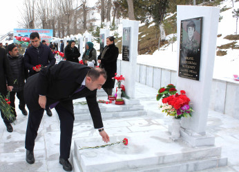 Daşkəsən rayon rəhbərliyi Novruz bayramı ərəfəsində Şəhidlər xiyabanını ziyarət edib