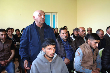 Daşkəsən Rayon İcra Hakimiyyətinin başçısı Orxan Abbasov 13.05.2026-cı il tarixdə Muşavaq kəndində vətəndaşların növbəti səyyar qəbulunu keçirib