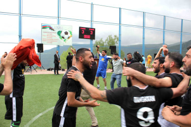 Daşkəsəndə “Şəhərsalma və Memarlıq İli” çərçivəsində 15 İyun – Milli Qurtuluş Gününə həsr olunmuş idarə, müəssisə və təşkilatlar arasında minifutbol üzrə rayon turniri başa çatıb, qalib komandaların təntənəli təltifolunma mərasimi keçirilib