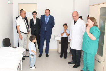 Daşkəsən Rayon İcra Hakimiyyətinin başçısı Orxan Abbasov “Ucqar Ərazilərdə Tibbi Xidmətlər” layihəsinə əsasən Daşkəsəndə keçirilən əhalinin tibbi müayinəsinin gedişatı ilə tanış olub