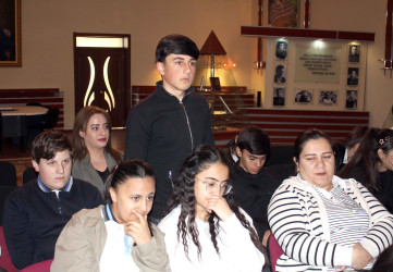 Daşkəsəndə “Azərbaycan xalqının Ümummilli Lideri Heydər Əliyevin təşəbbüsü ilə həyata keçirilmiş irimiqyaslı şəhərsalma və memarlıq layihələri” mövzusunda açıq dərs keçirilib