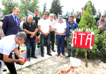 Daşkəsən Rayon İcra Hakimiyyətinin başçısı Orxan Abbasov daşkəsənli Vətən müharibəsi şəhidi Elnur Məmmədovun atası İsrafil Məmmədovun dəfn mərasimində iştirak edib