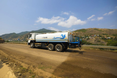 "AzerGold" QSC tərəfindən daşıma yollarında tozun idarə olunmasına yönəlmiş ekoloji təşəbbüs reallaşdırılıb